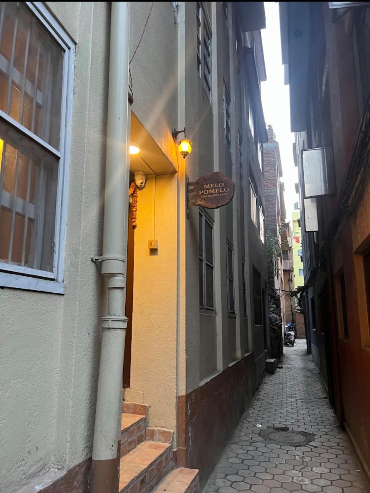 The Melo Pomelo Courtyard. Catmandu Exterior foto